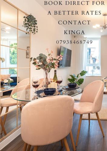 Best Price Contact us Cityscape Beautiful Apartment in the Heart of the Action — 4-Star Luxury Hotel in Southampton, United Kingdom