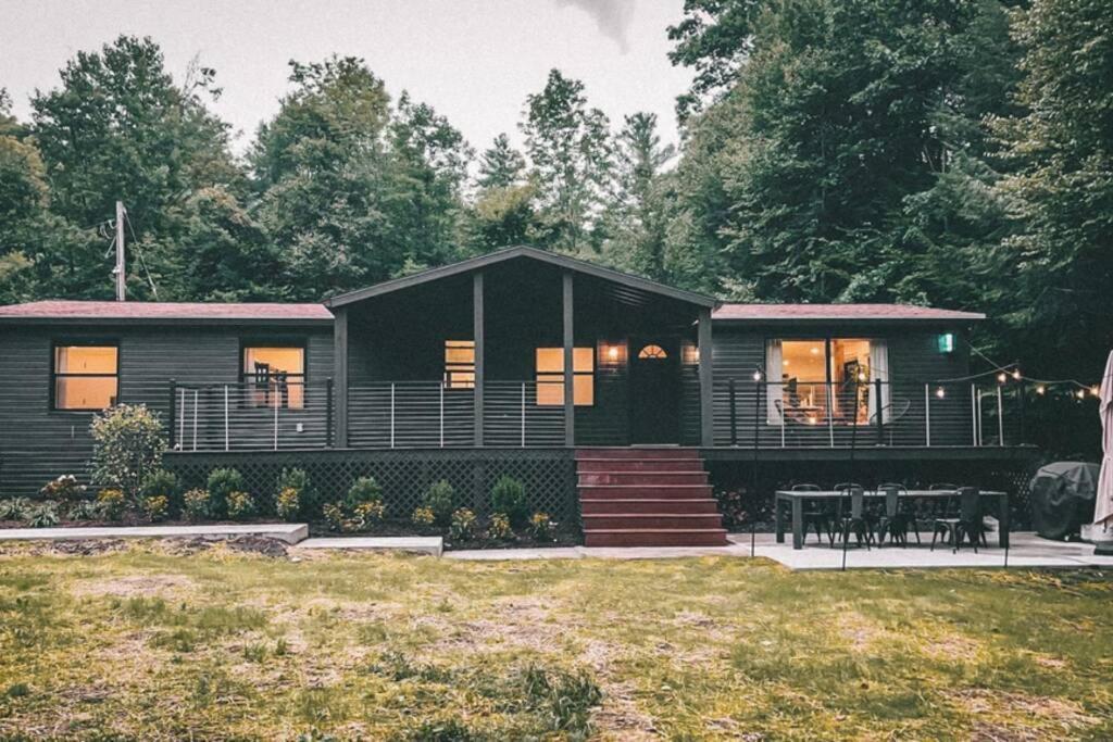Blackbear Lodge Ski Phoenicia Hunter Catskills Windham Belleayre — 4-Star Luxury Hotel in Chichester, United States