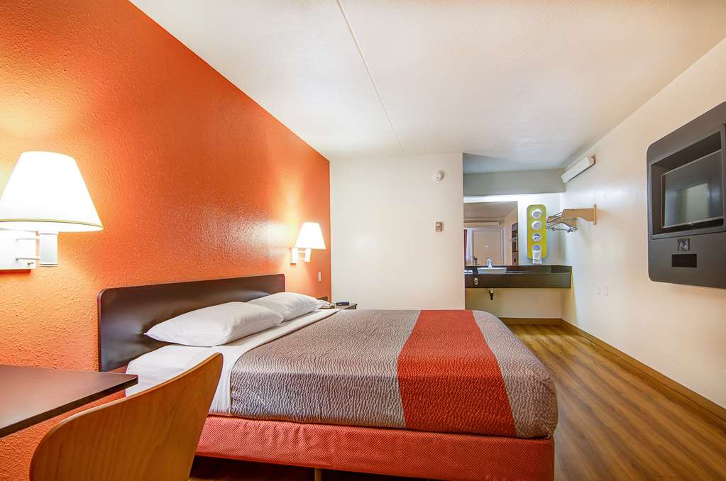 Motel6 Springfield MO North - photo 15