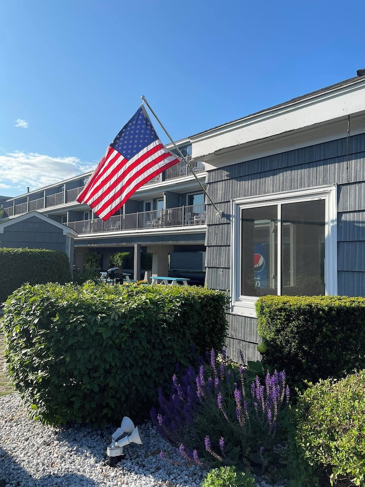 Grand Beach Inn - photo 60
