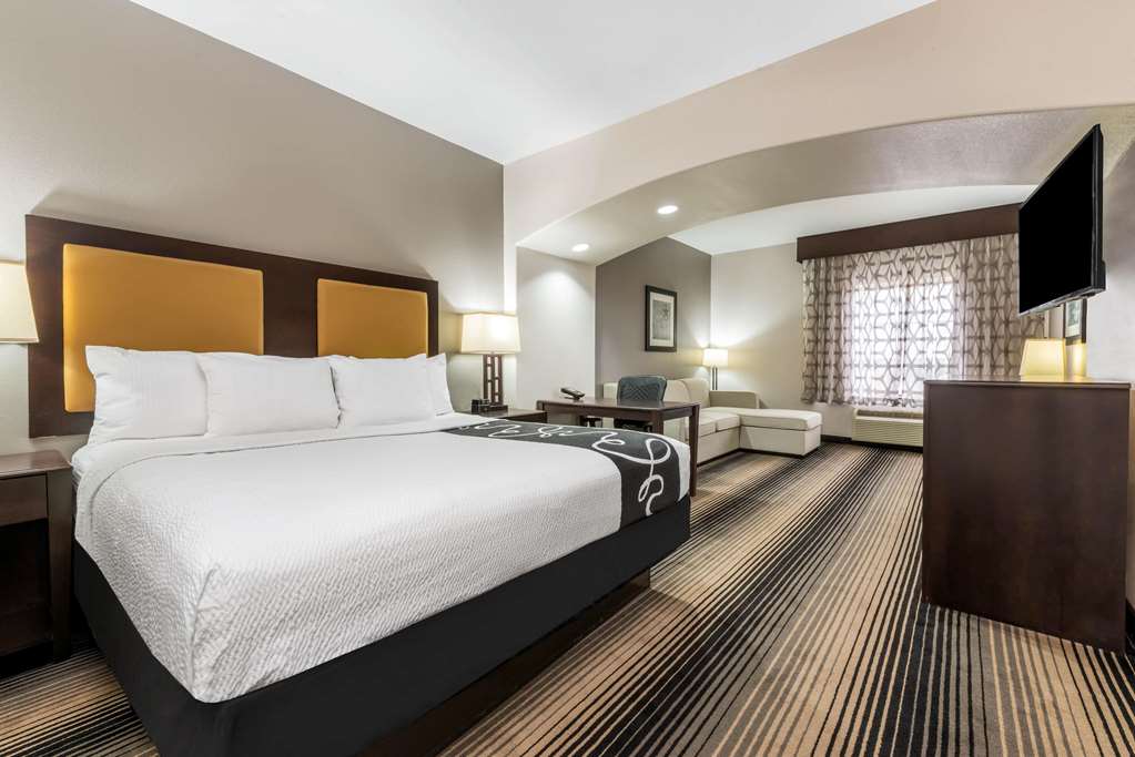 La Quinta Inn & Suites by Wyndham Orange - photo 28