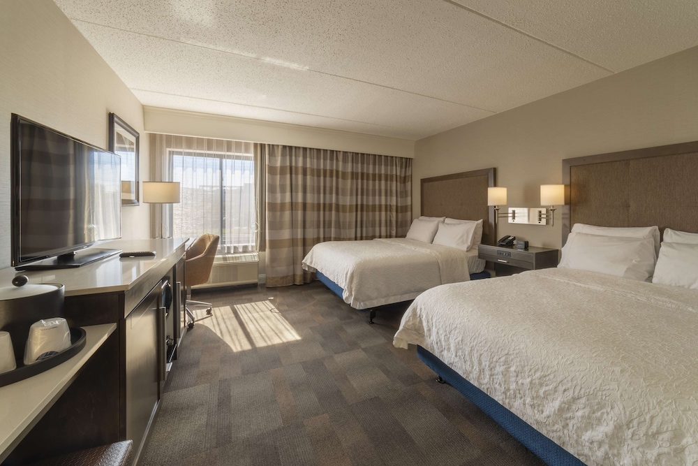 Hampton Inn Carlstadt At The Meadowlands - photo 8