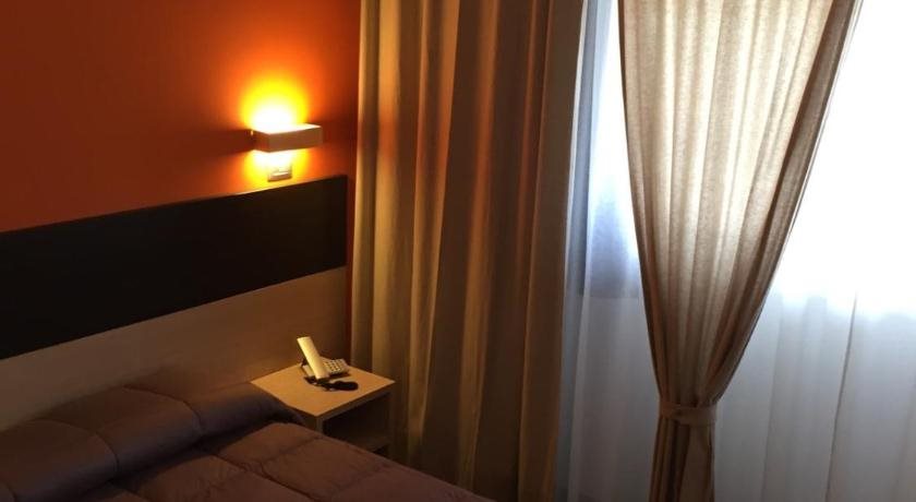 Hotel Milano — Ancona — photo 2