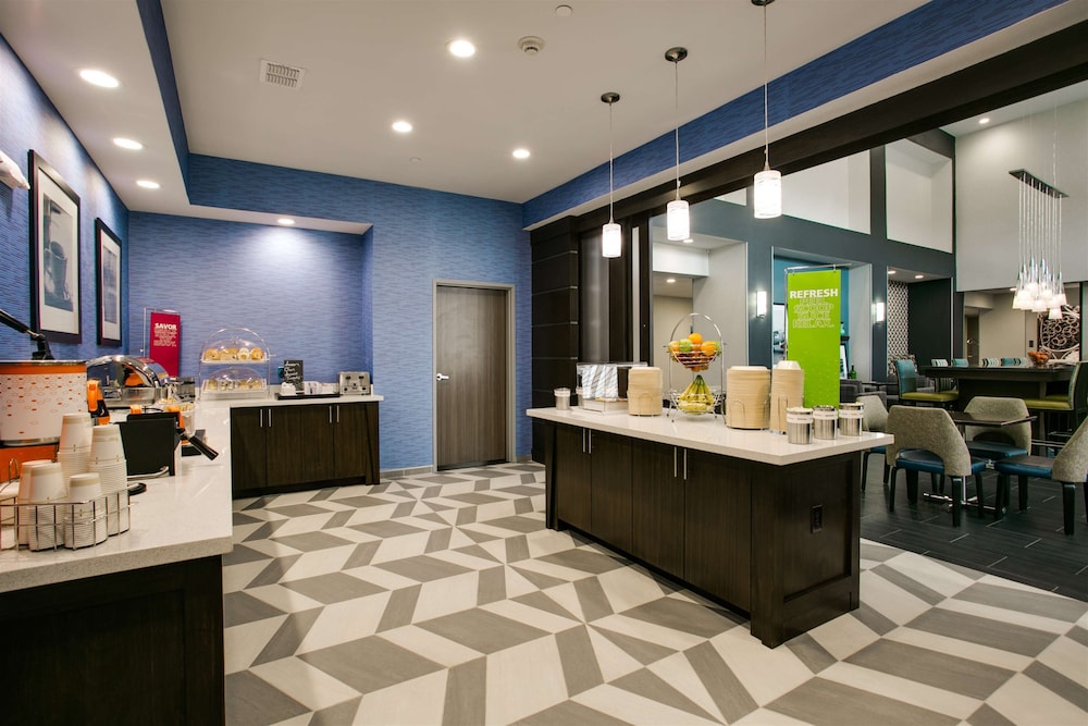 Hampton Inn & Suites Dallas Ft. Worth Airport South - photo 45