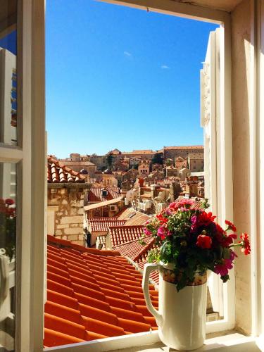 Studio Doklestic — 4-Star Luxury Hotel in Dubrovnik, Croatia