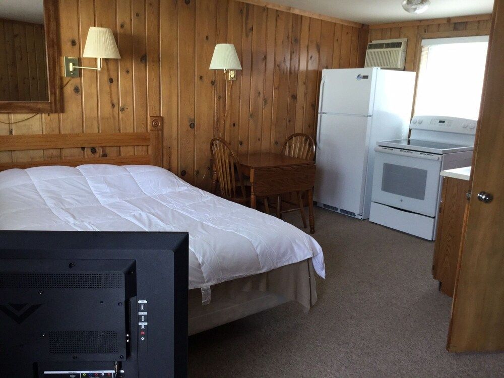 Waters Edge Motel - photo 21