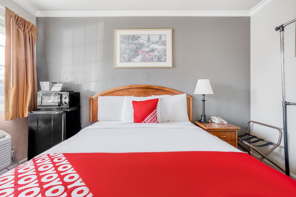 Americas Best Value Inn and Suites - photo 10
