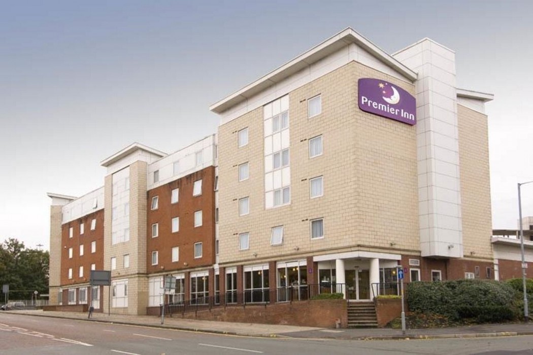 Premier Inn Manchester — Stockport
