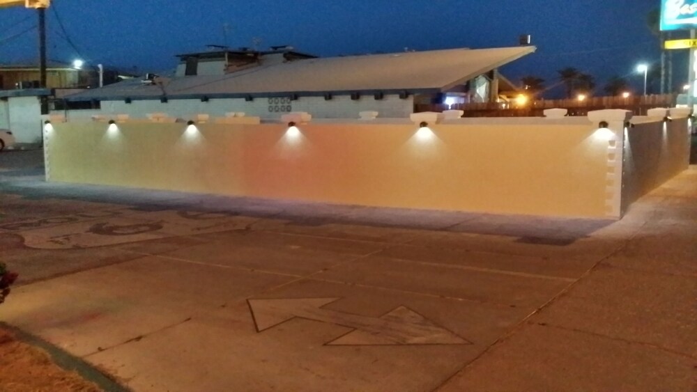 Desert Mirage Inn & Suites - photo 18