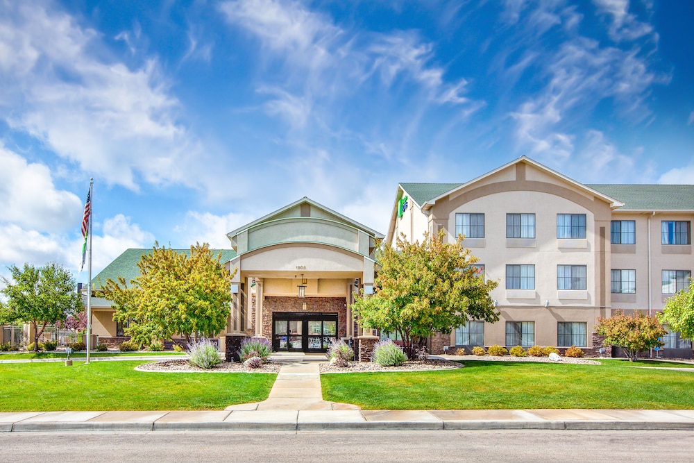 Holiday Inn Express & Suites Gillette by IHG - photo 46