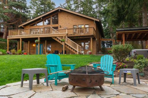 Oyster Beach House and Den — 4-Star Luxury Hotel in Coupeville, United States