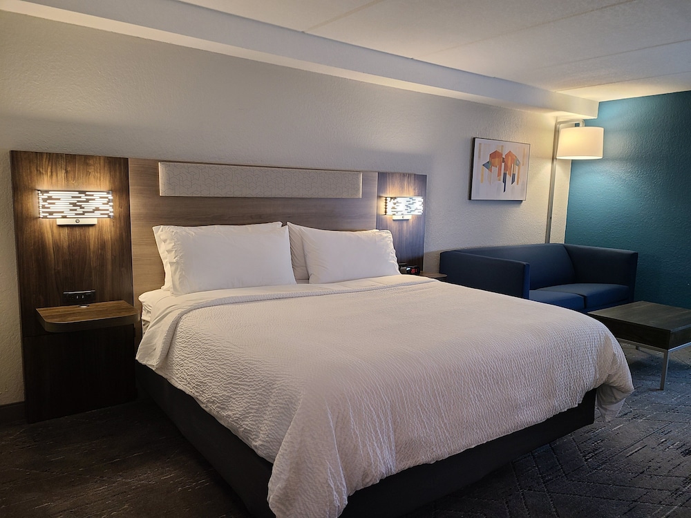 Holiday Inn Express & Suites Ft. Lauderdale N Exec Airport by IHG - photo 26