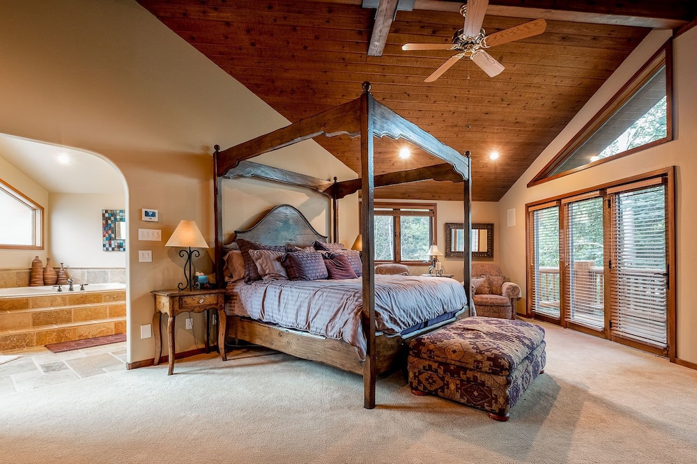 3390 Sun Ridge Dr - featured photo