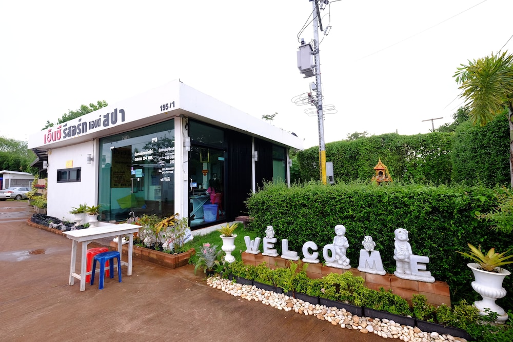 N&C Resort — hotel in Phang Khon