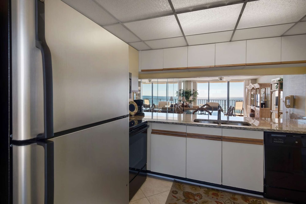 Edgewater Beach Resort Tower 3 811 - photo 14
