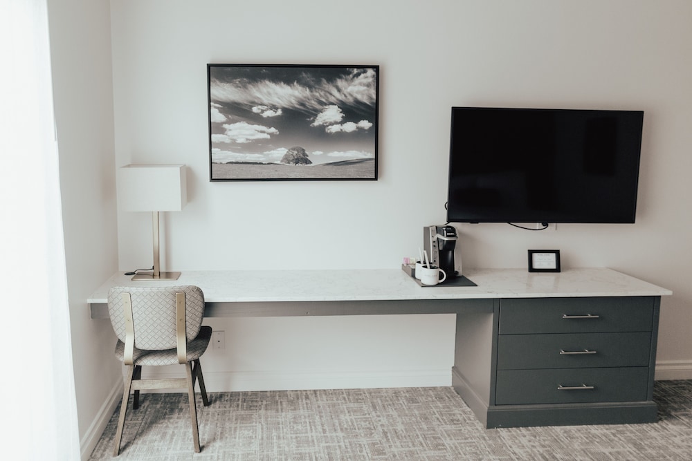 Vinland Hotel and Lounge - photo 10