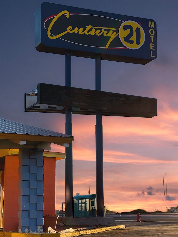 Century 21 Motel - photo 33