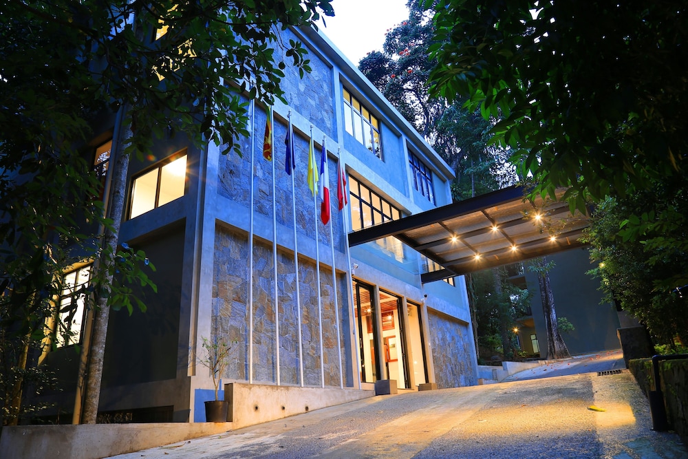 The Spring Villas — 4-Star Luxury Hotel in Kandy, Sri Lanka