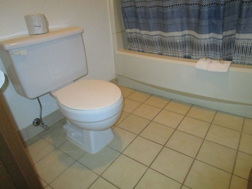 Dakota Country Inn & Suites - photo 20