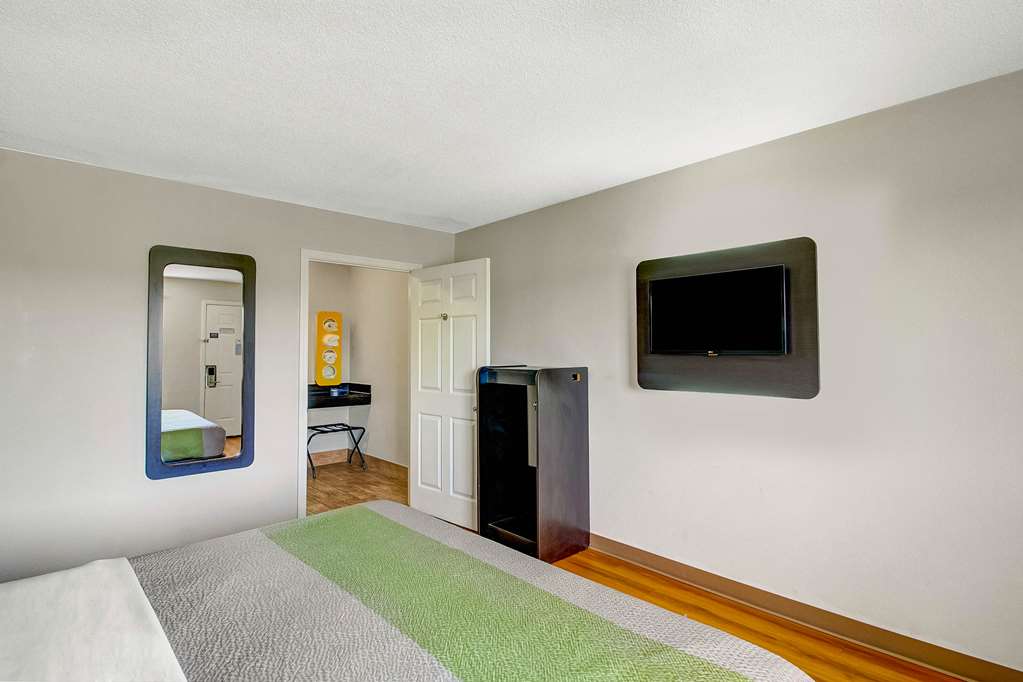 Motel 6 Charles Town WV - photo 4