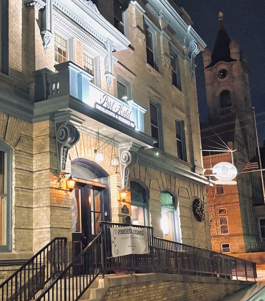 The Port Hotel - photo 34