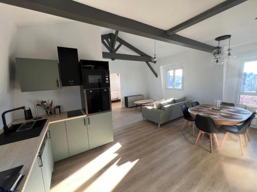 L'hostellerie Des Vieux Plats Lgt 6 - carbon neutral hotel in Unknown City