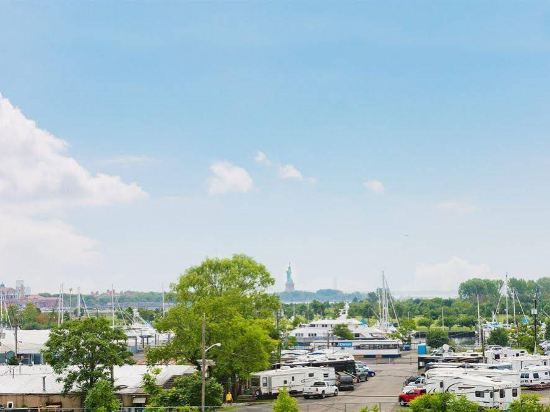 Sky City at Park — 4-Star Luxury Hotel in Jersey City, United States
