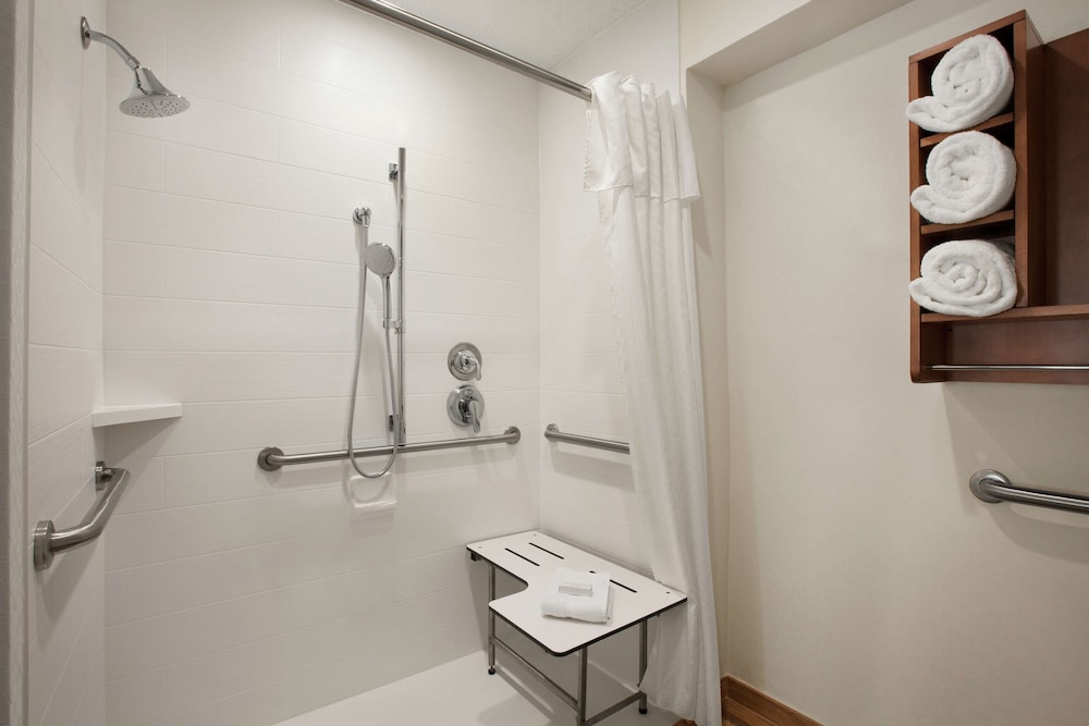Homewood Suites by Hilton Kansas City Airport - photo 18