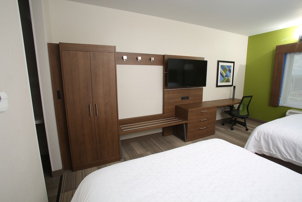 Holiday Inn Express & Suites Lincoln Airport by IHG - photo 10