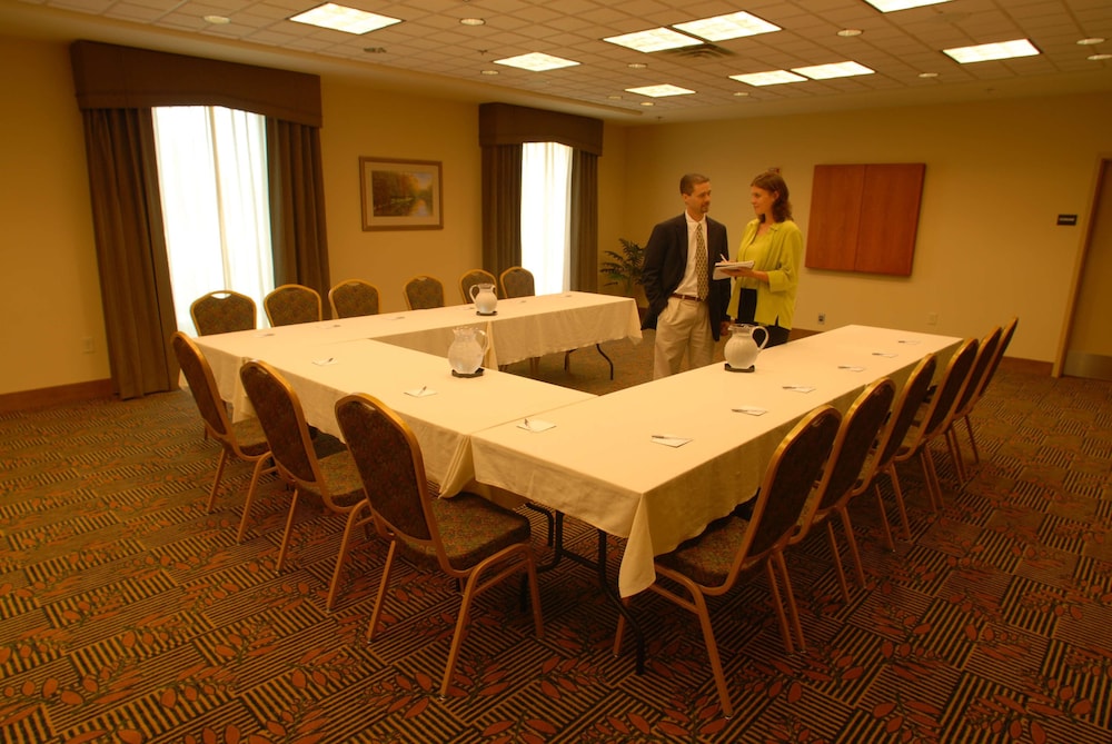 Hampton Inn Gloucester - photo 52