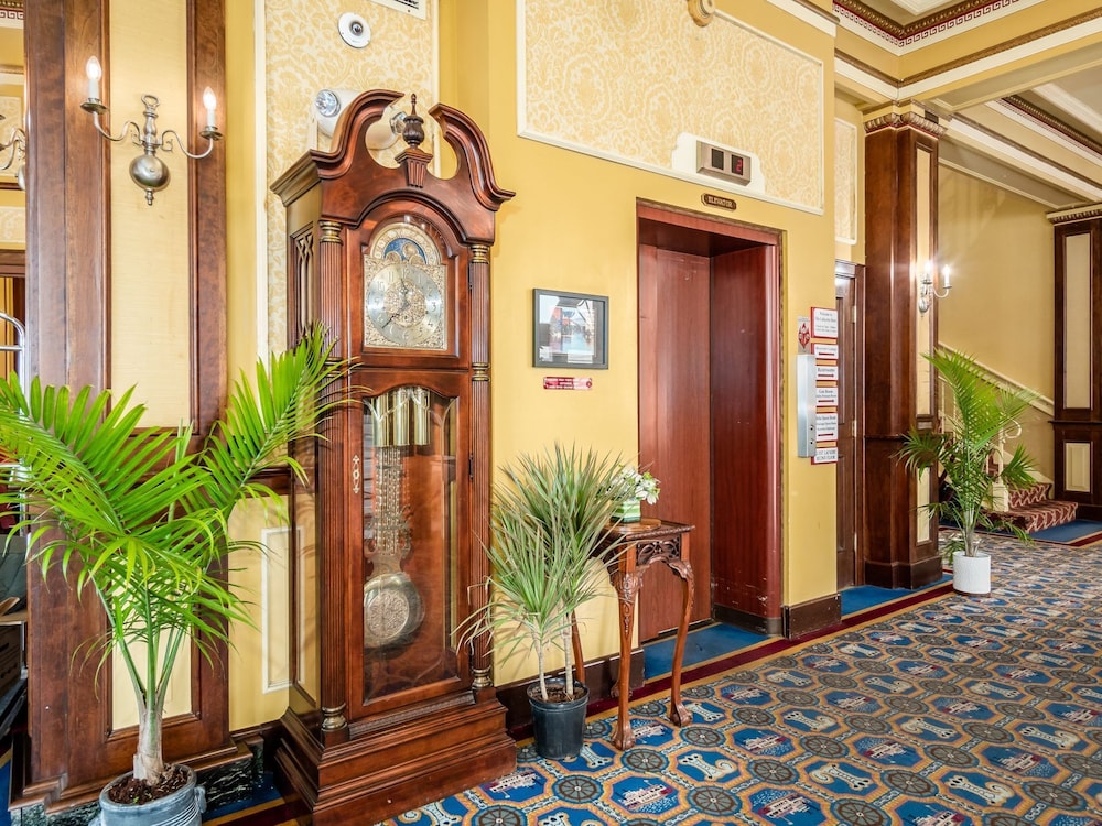 The Lafayette A grand Riverboat Era Hotel - photo 3