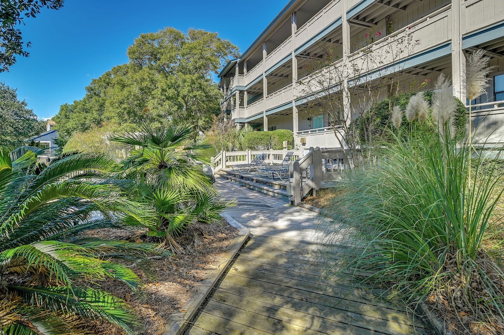 Walk to Beach: Gem w Balcony in Sea Grove Resort - photo 2