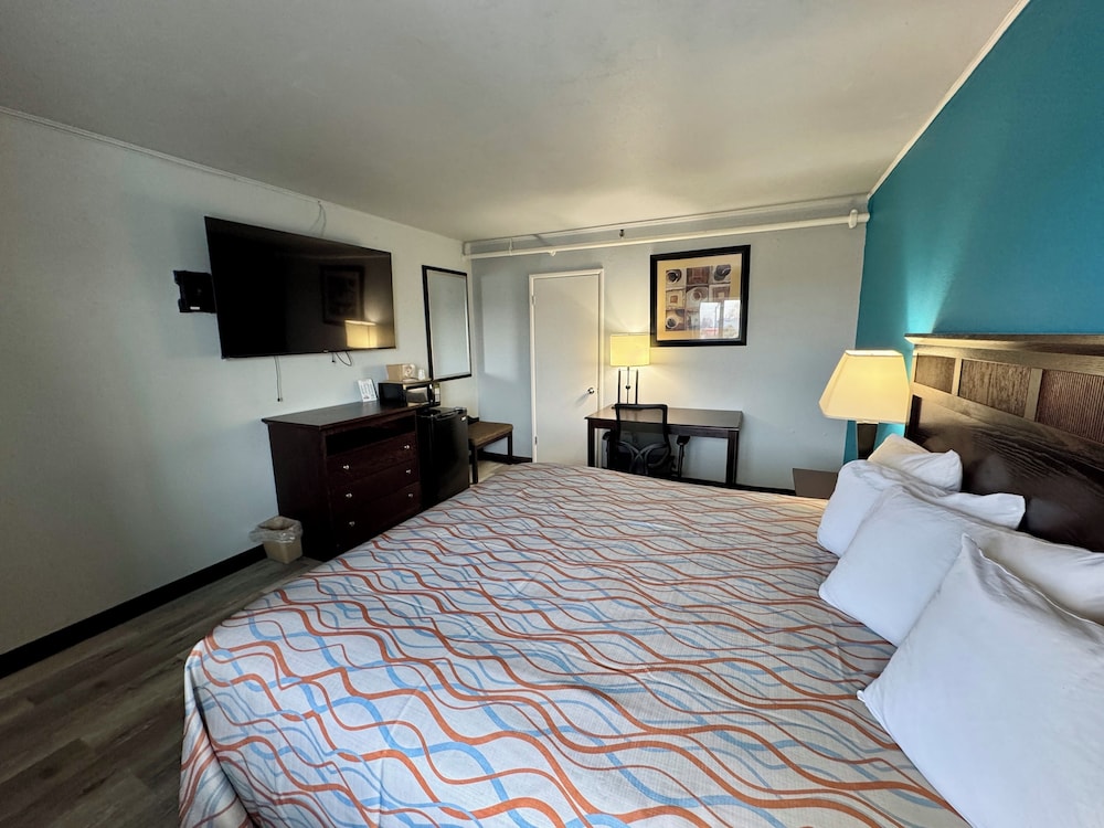Nampa Downtown Inn - photo 17