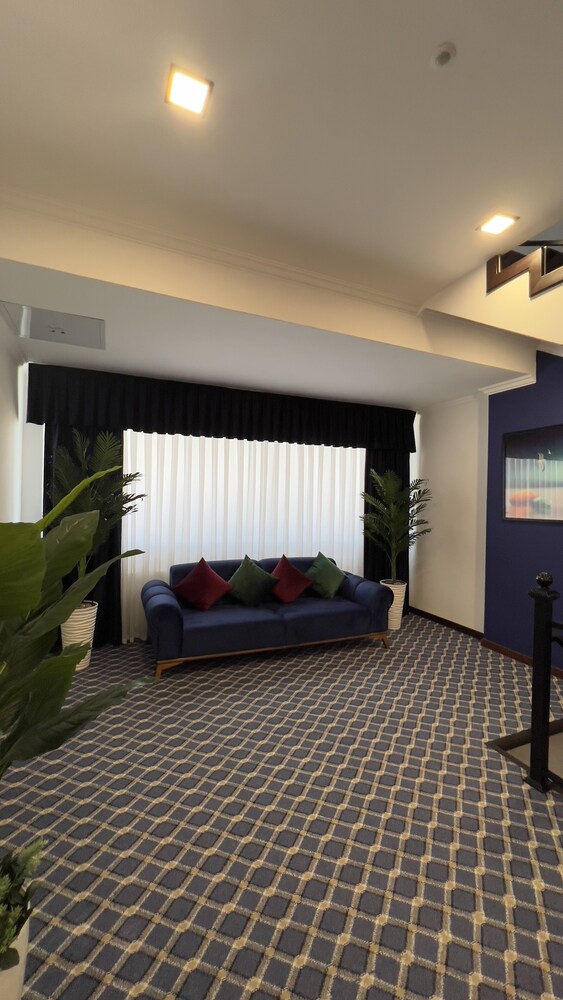 Shahzoda Grand Hotel in Urtaowul, Uzbekistan