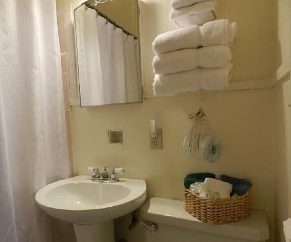 La Plaza Inn - photo 57