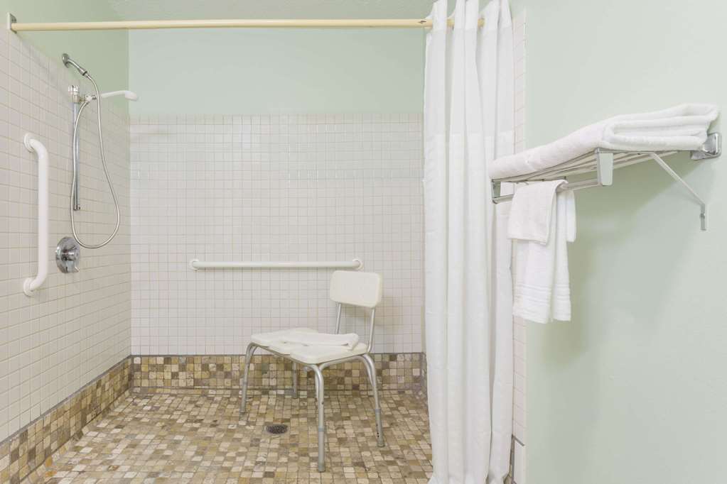Super 8 by Wyndham Gallipolis Pt Pleasant Area - photo 5