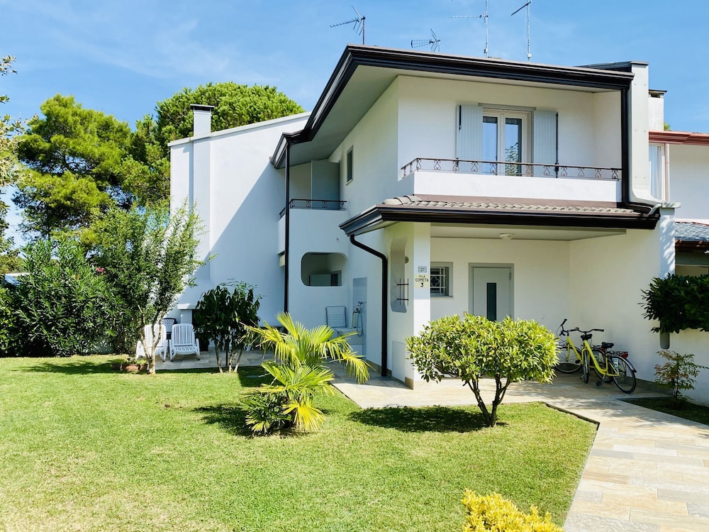 Cometa 3 in Bibione With 2 Bedrooms and 2 Bathrooms in San Michele Al Tagliamento, Italy