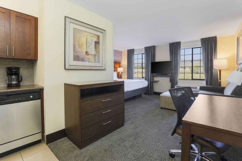 Staybridge Suites Reno by IHG - photo 12