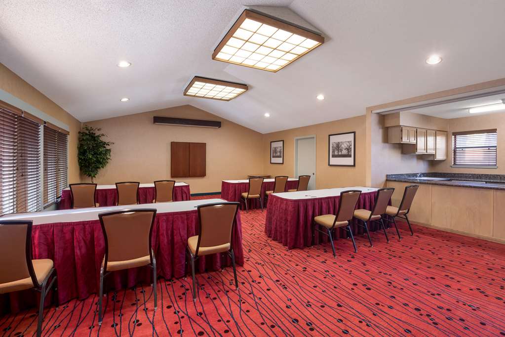 SenS Suites Livermore SureStay Collection by Best Western - photo 42
