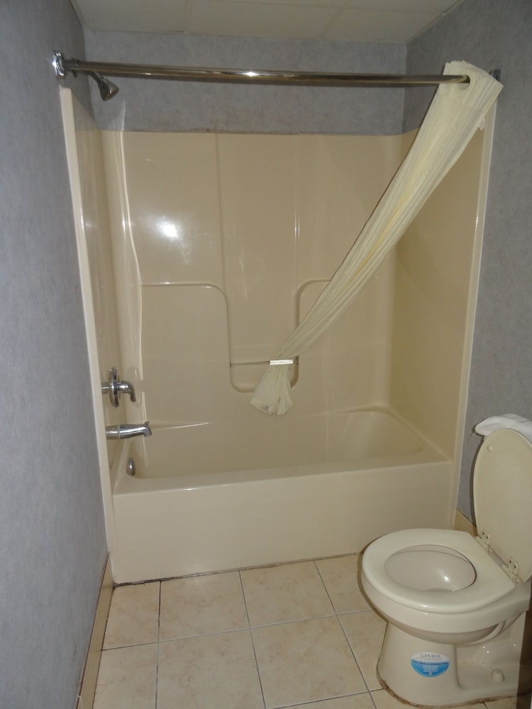 Village Inn and Suites - photo 23