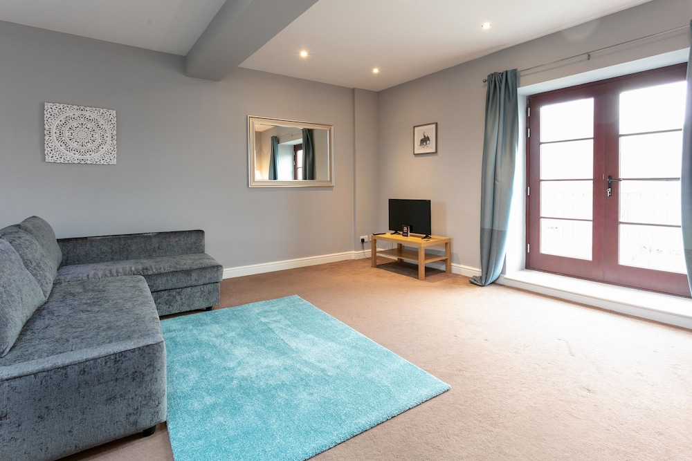 Elliot Suite No4 Donnini Apartments — 4-Star Luxury Hotel in Ayr, United Kingdom