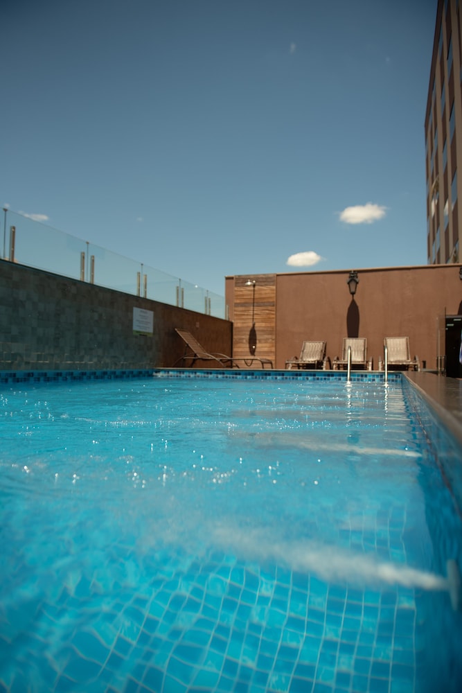 Bristol Infinity - carbon neutral hotel in Rio Claro