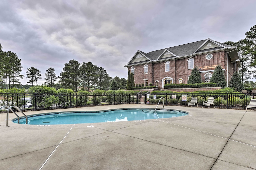 Resort style Condo on Golf Course w Private Pool - featured photo
