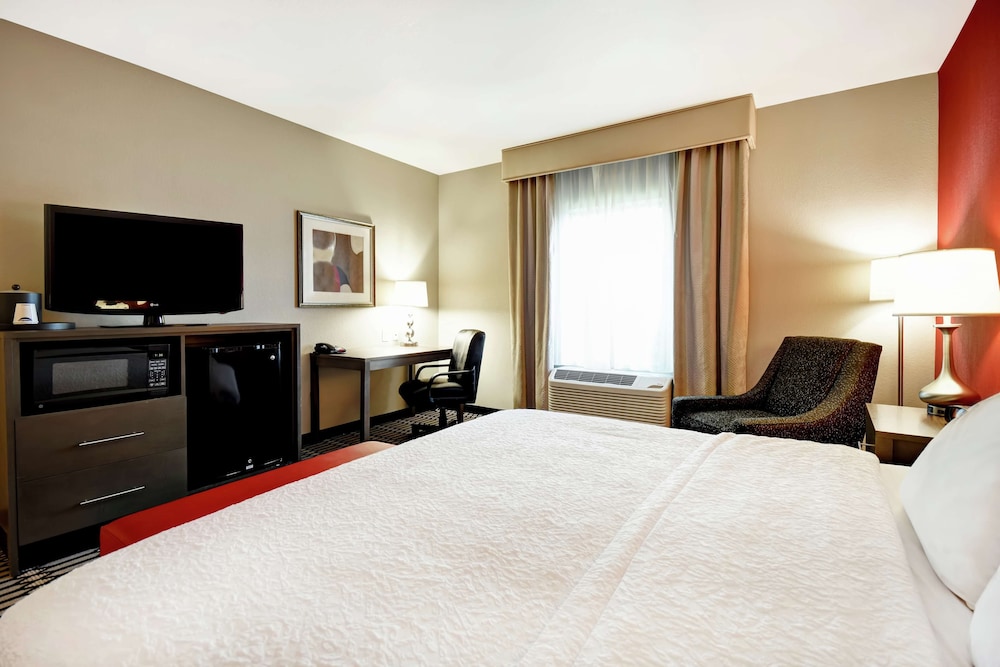 Hampton Inn Middletown - photo 21