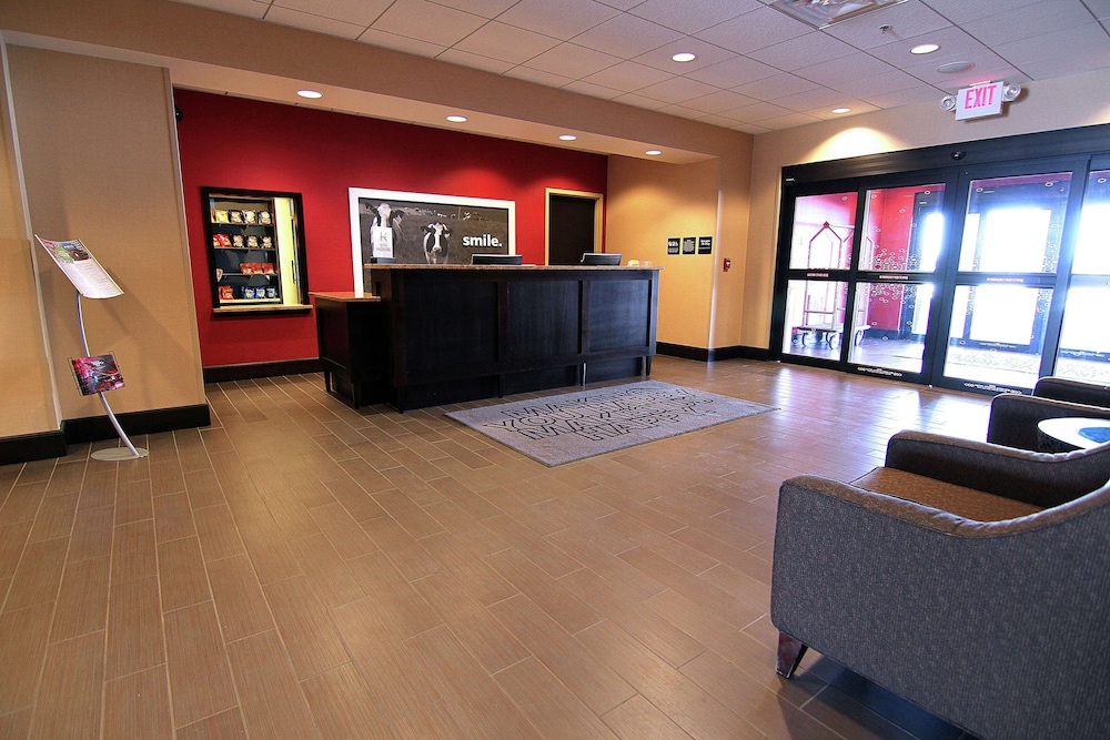 Hampton Inn & Suites Grand Forks - photo 5