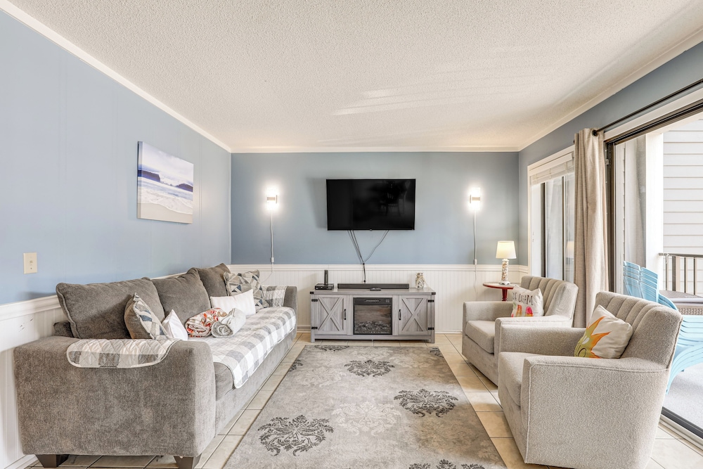 Steps to Shore Family Retreat in Myrtle Beach — 4-Star Luxury Hotel in Myrtle Beach, United States