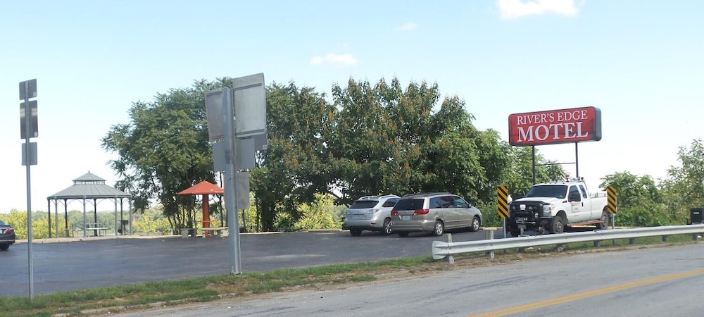River's Edge Motel - photo 29