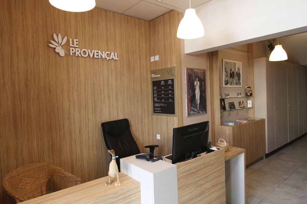 Hotel Le Provencal — Tarascon