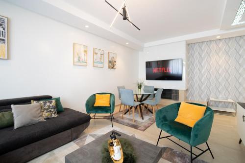 Welcome to Casa Luxe 3 King Beds Near CFC & Tram — 4-Star Luxury Hotel in Casablanca, Morocco
