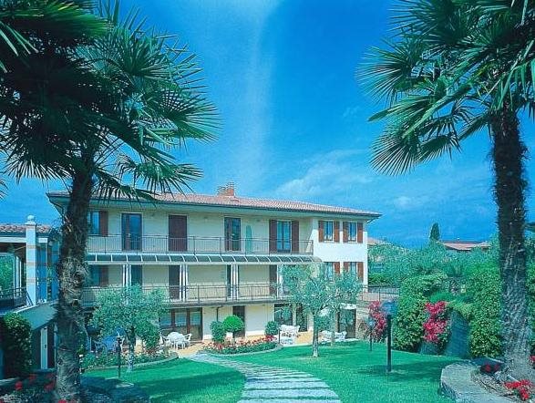 Hotel Villa Olivo Resort 3S in Bardolino, Italy